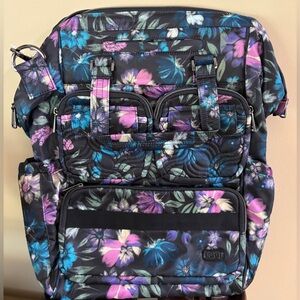 Lug Via 2 Convertible Tote. Retired collection. 
Bloom Black. NWT